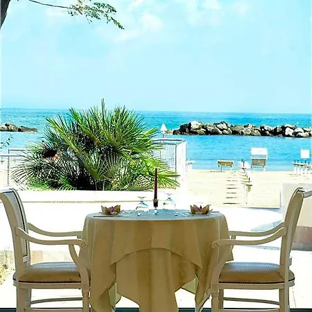 Hotel Augusta 3*